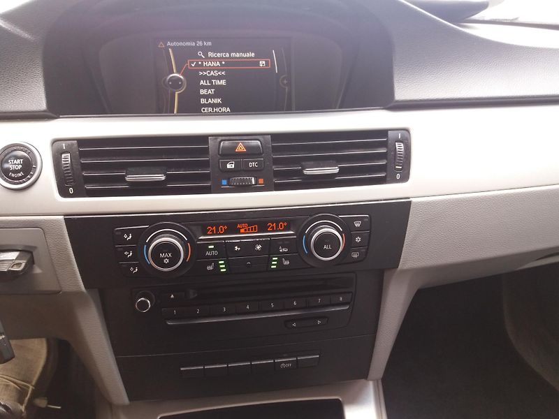 BMW Řada 3 (2010) 2.0d,105kW,VÝHŘEV.SEDADEL!! - fotka 12 z 26