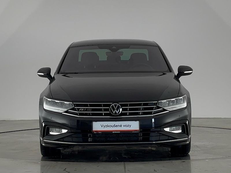 Volkswagen Passat R-LINE DSG - fotka 4 z 29