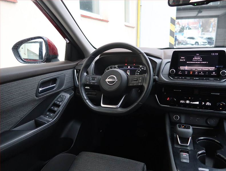 Nissan X-Trail (2023) N-Connecta 1.5 VC-T MHEV - fotka 7 z 16