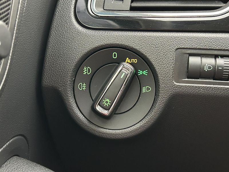 Škoda Rapid 1.0 TSI Style Plus - fotka 15 z 27