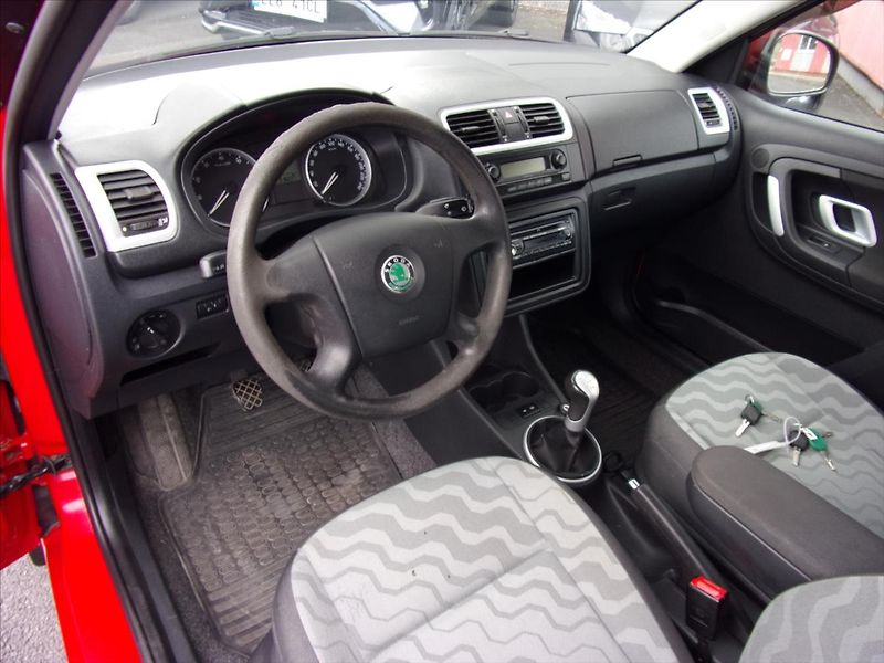 Škoda Fabia 1,6 16V - fotka 14 z 18