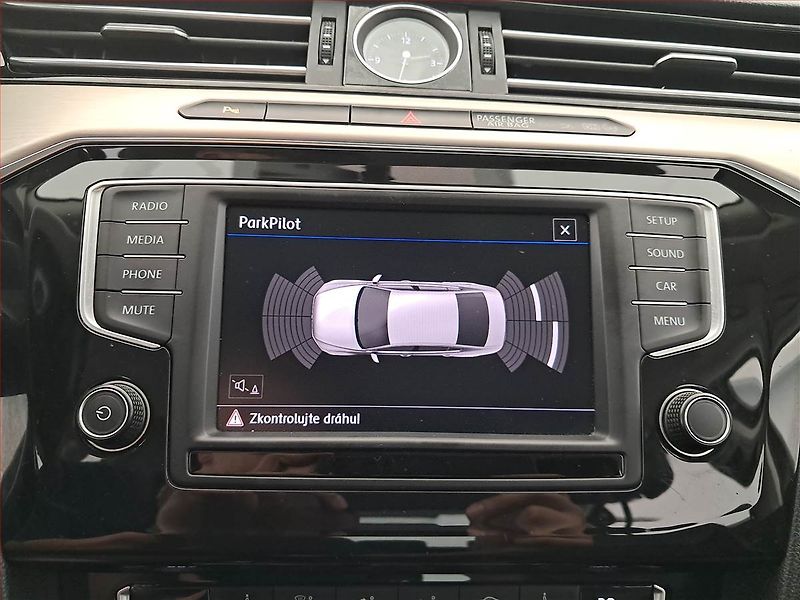 Volkswagen Passat (2016) Comfortline 2.0 TDI, Kůže - fotka 13 z 19