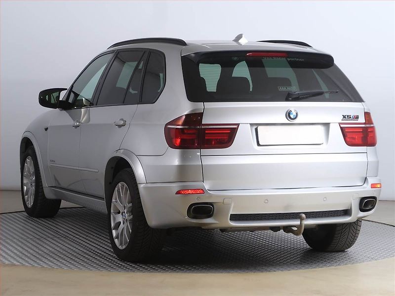 BMW X5 (2011) M Paket xDrive40d, 4X4 - fotka 4 z 20