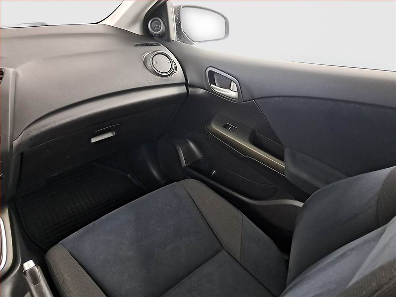 Honda Civic (2013) 1.8 i-VTEC, Tempomat - fotka 8 z 17