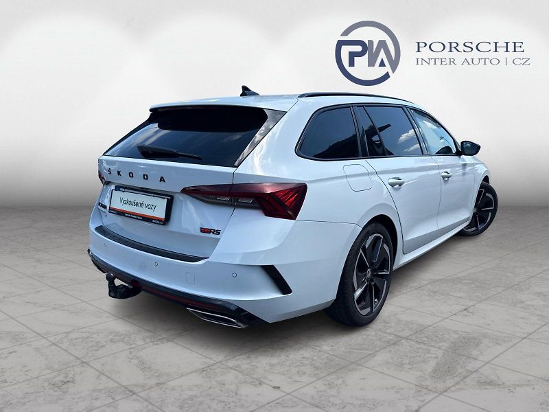 Škoda Octavia RS 2.0 TDI 147 kw DSG 4x4 Comb - fotka 2 z 26