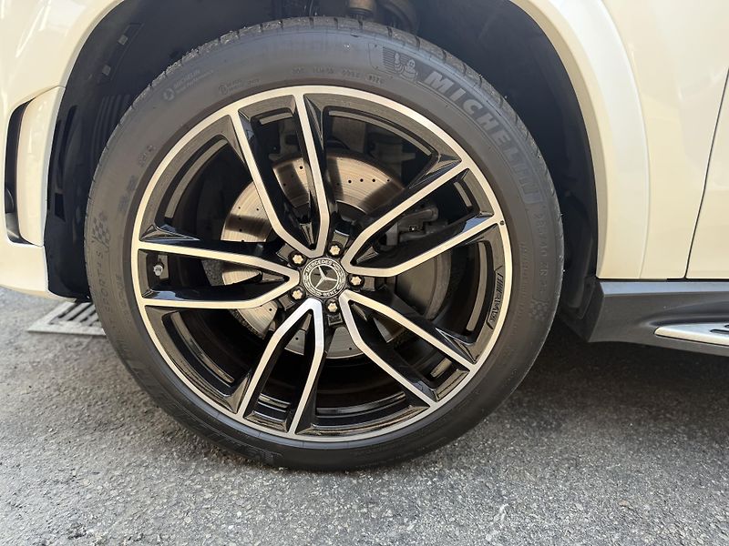Mercedes-Benz GLS 400d 4M - fotka 6 z 19