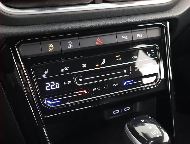 Volkswagen T-Roc (2022) R 2.0 TSI 4Motion - fotka 18 z 28
