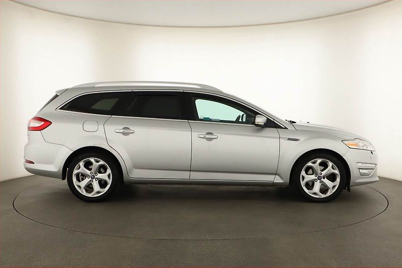 Ford Mondeo (2012) 2.0 TDCi, Automat, Tempomat - fotka 6 z 14
