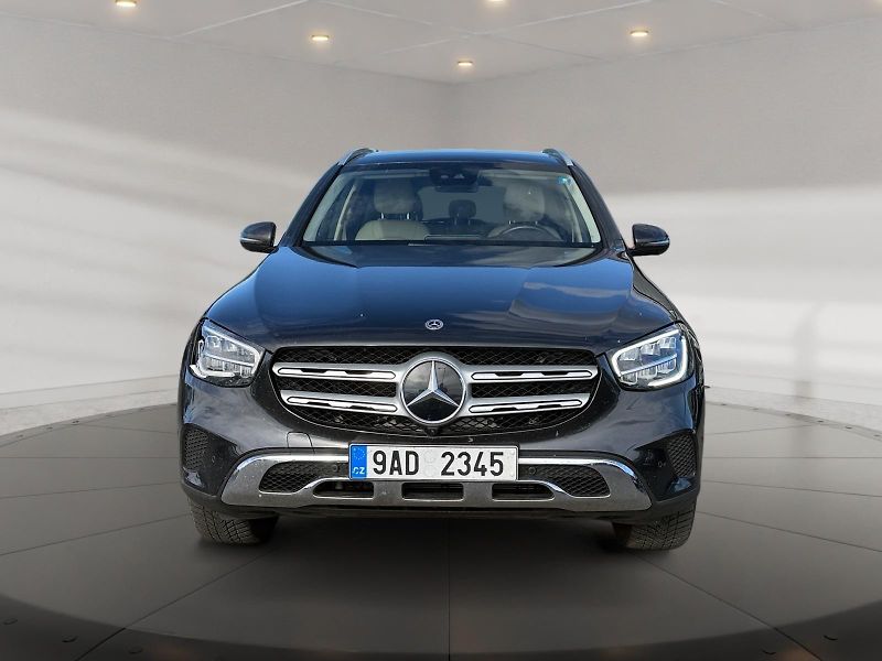 Mercedes-Benz GLC (2022) 200 145kW 4MATIC CZ DPH - fotka 2 z 11