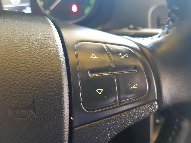 Škoda Octavia 1.6 MPI DIGIKLIMA vyhř.sedaky - fotka 12 z 22