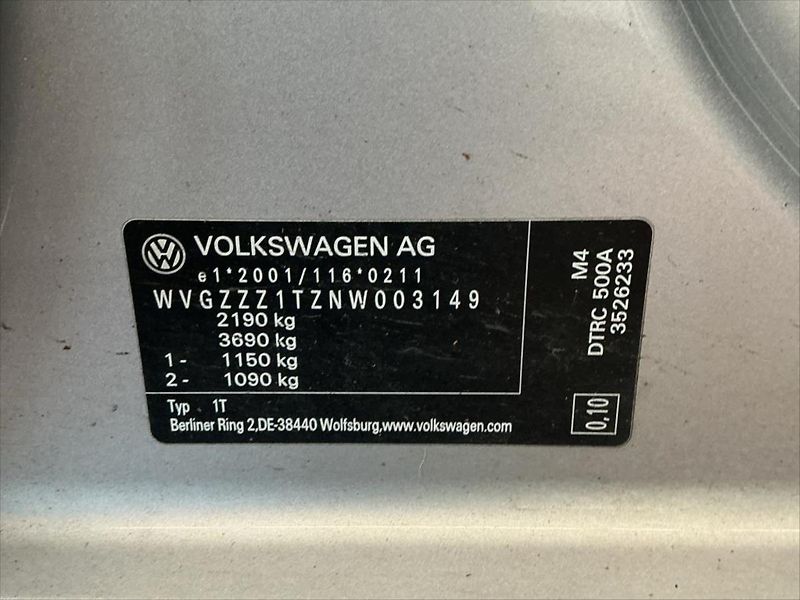 Volkswagen Touran 2,0 TAŽNÉ, LED,APPLE CAR PLAY - fotka 21 z 21