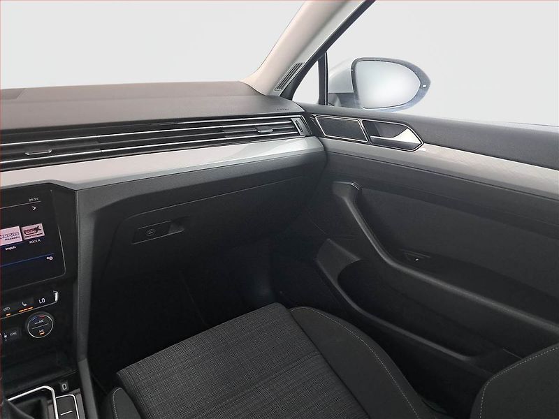 Volkswagen Passat (2020) 2.0 TDI, Automat, Navi - fotka 8 z 20