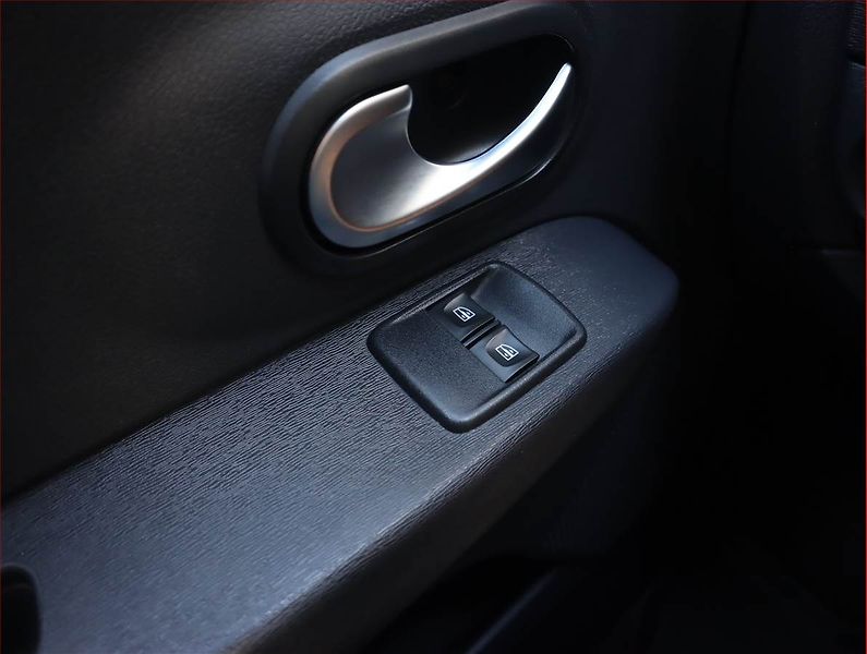 Dacia Lodgy (2019) 1.6 SCe, Serv.kniha, Navi - fotka 17 z 19