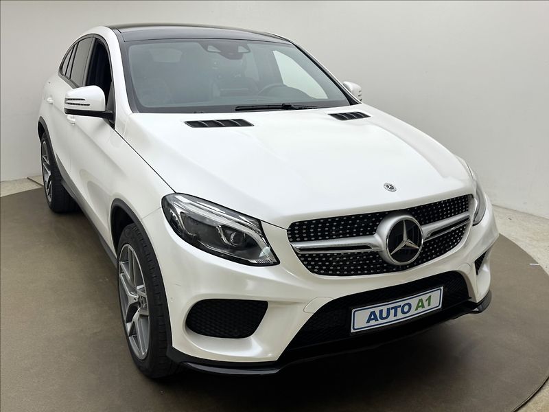 Mercedes-Benz GLE 3,0 AMG 4X4 LED DPH PANO TAŽNÉ - fotka 3 z 46