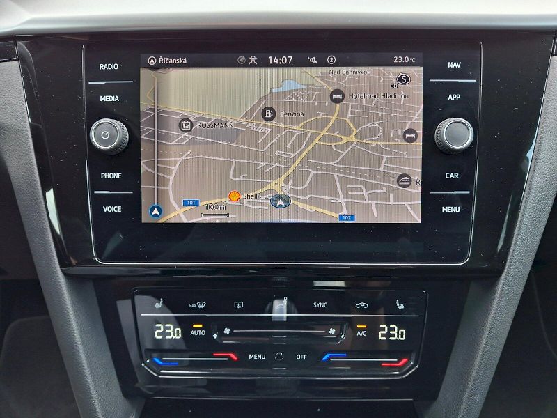Volkswagen Arteon (2022) Elegance DSG 2,0TSi 140kW - fotka 23 z 35