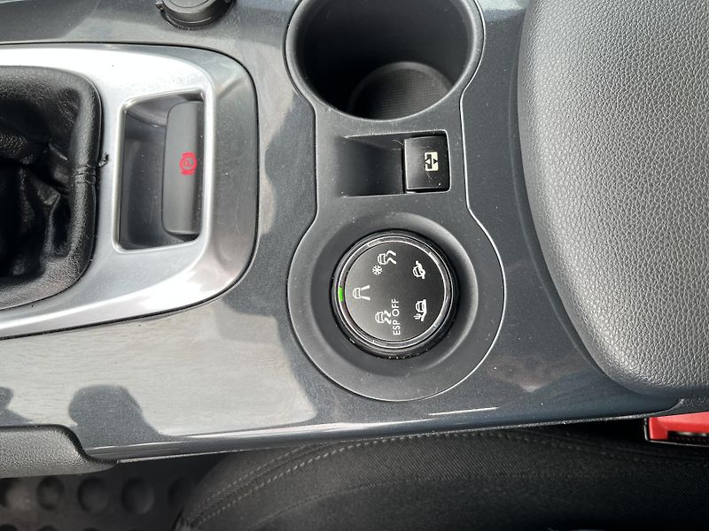 Peugeot 3008 2.0 HDi 110 kW Premium ČR - fotka 20 z 29