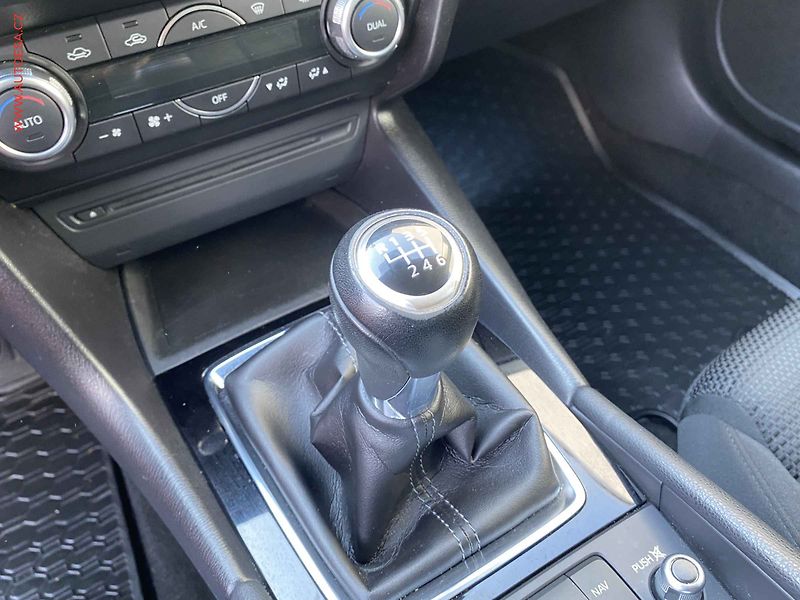 Mazda 3 (2019) 2.0i, LED, navi - fotka 17 z 21