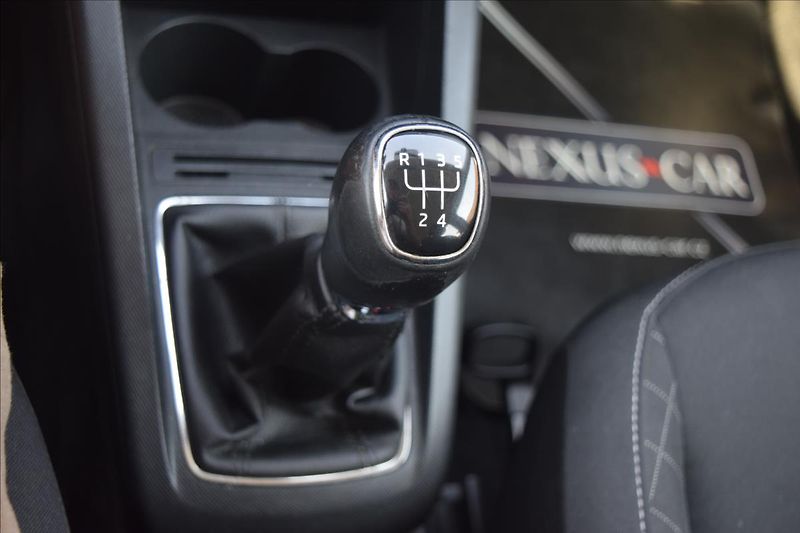 Škoda Fabia 1,2 TSI 66KW TOP VÝBAVA - fotka 48 z 49