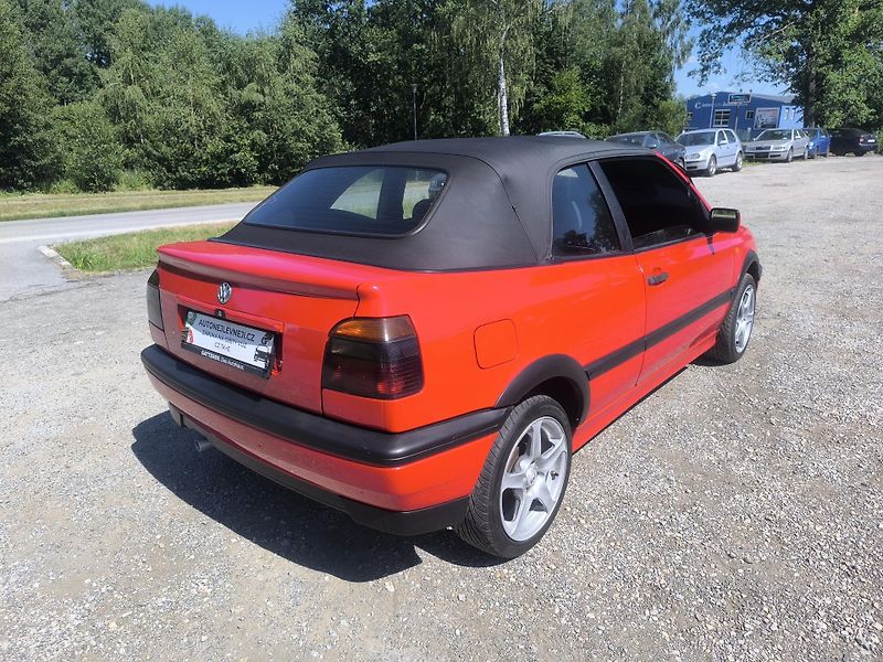 Volkswagen Golf 1.8,KRÁSNÝ,AUTOMAT,1MAJ76LET - fotka 8 z 20