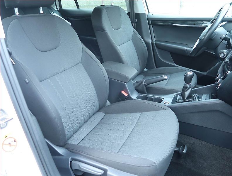 Škoda Octavia (2020) Style 1.6 TDI, Tempomat - fotka 9 z 16