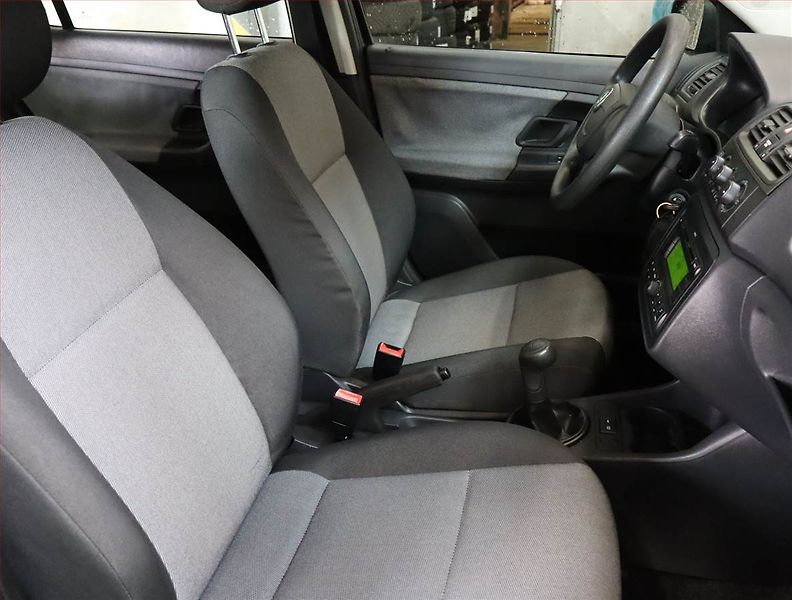 Škoda Fabia (2010) 1.2 12V, Serv.kniha, po STK - fotka 9 z 15