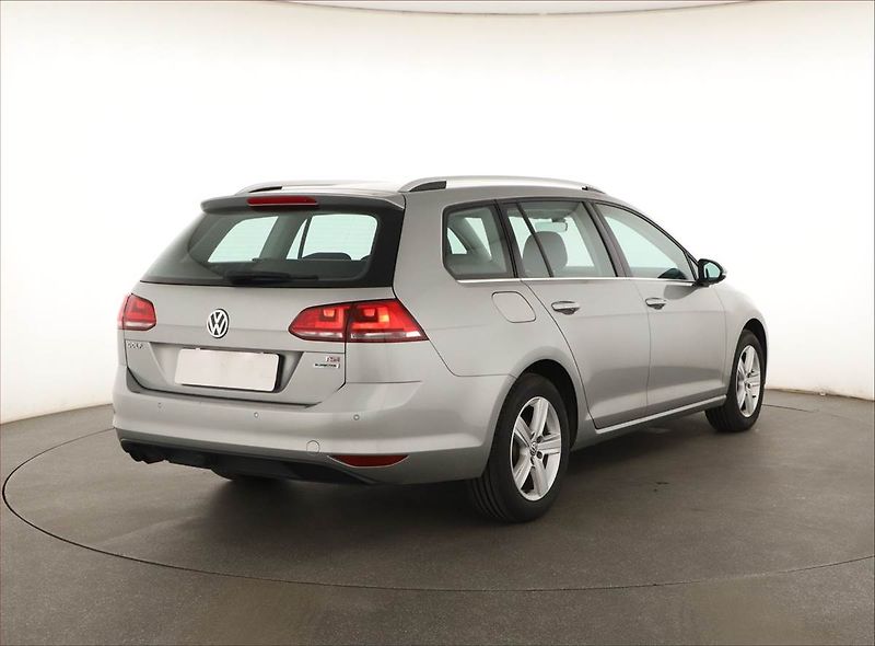 Volkswagen Golf (2016) 1.4 TSI, Tempomat - fotka 5 z 17