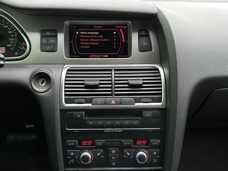 Audi Q7 3.0TDi V6 4x4 Tiptronic 233PS - fotka 26 z 48