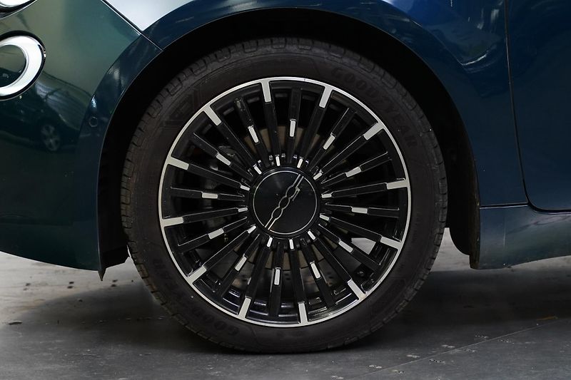 Fiat 500e - fotka 10 z 25