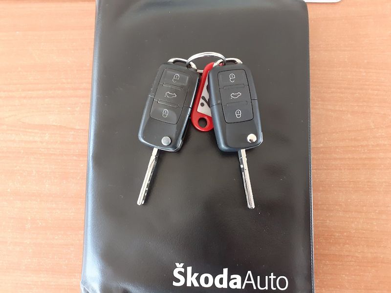 Škoda Fabia (2009) KOMBI 1.4 16V - fotka 25 z 30