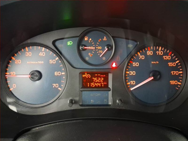 Citroën Berlingo (2011) 1.6 HDi, 5Míst, ČR - fotka 11 z 16