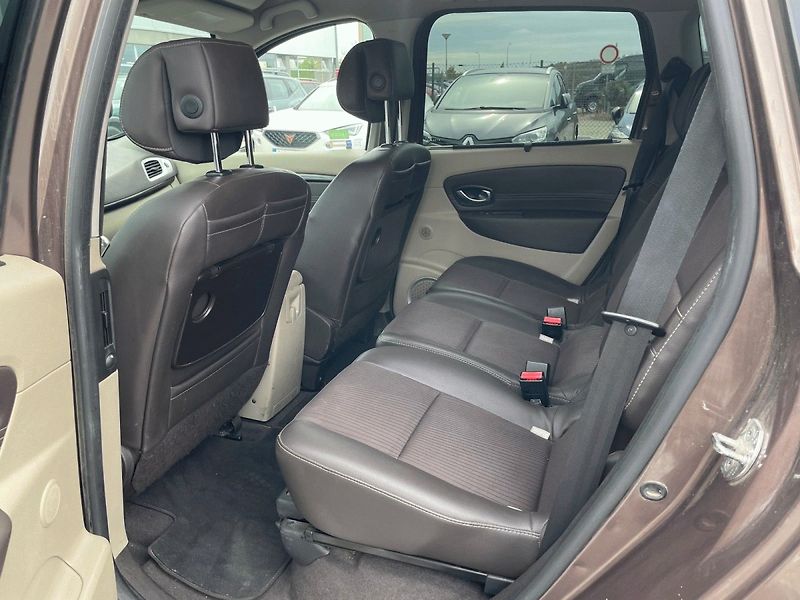 Renault Grand Scénic (2010) 1.5 dCi,78kW,ČR,AC - fotka 25 z 32