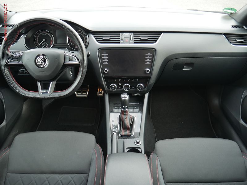 Škoda Octavia (2019) 2.0 TDi, RS, DSG, LED - fotka 8 z 26