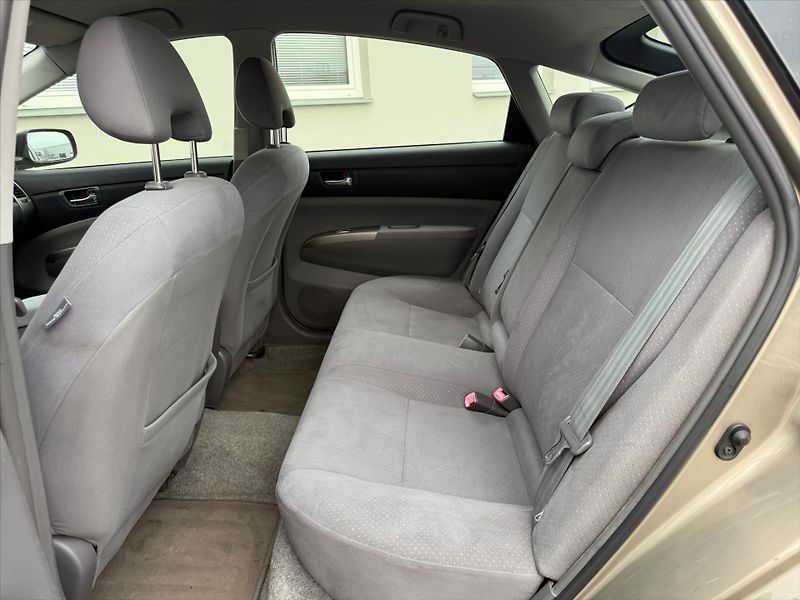 Toyota Prius 1,5 ÚPRAVA ZTP-RUČNÍ OVLÁDÁNÍ - fotka 11 z 15