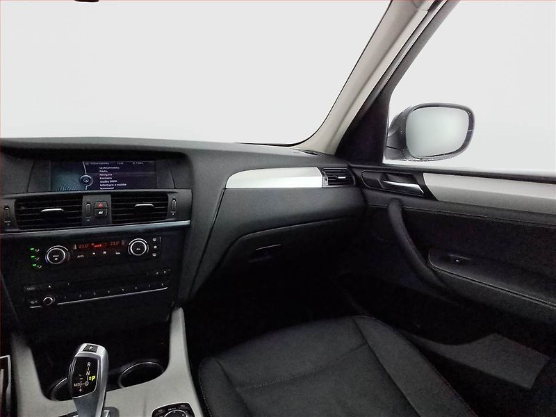 BMW X3 (2011) xDrive20d, 4X4, Automat, Navi - fotka 8 z 19