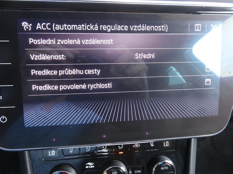 Škoda Superb Kom.2.0TDi L&K Taž.zař.4x4 DSG - fotka 35 z 62