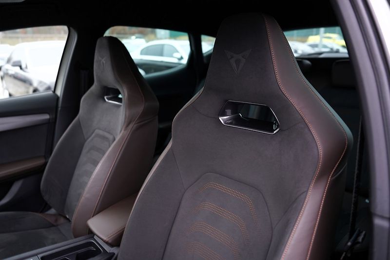 Cupra Formentor VZ5 2.5 TSI DSG 4Drive,Taiga G - fotka 27 z 50