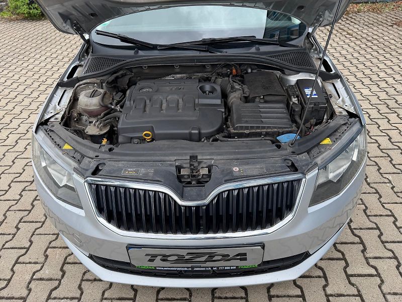 Škoda Octavia 2,0 TDI 4x4 /servis.kn. /110kW - fotka 27 z 32