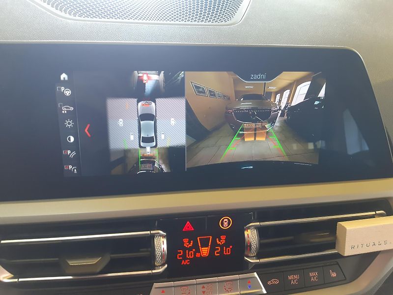 BMW Řada 3 318d BERLINE NAVI LED KAMERA - fotka 12 z 23