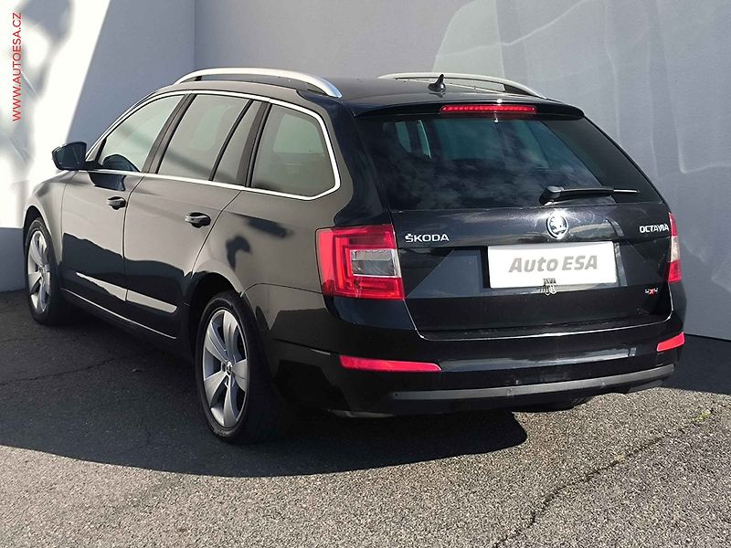 Škoda Octavia (2015) 2.0 TDi, Sport, DSG - fotka 6 z 23