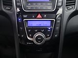 Hyundai i30 1,6 GDI 99kW Weekend Serv.kn. - náhled 21