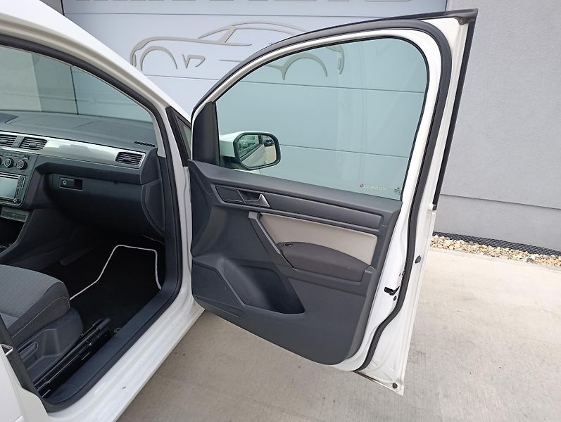 Volkswagen Caddy MAXI 2.0TDI 110kW DSG  - fotka 26 z 29