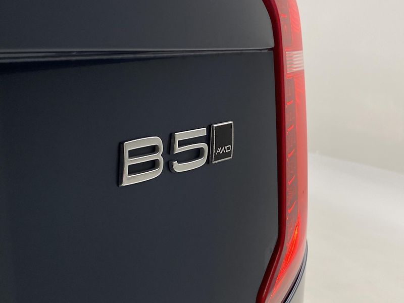 Volvo XC90 B5 AWD INSCRIPTION REZERVACE - fotka 39 z 46