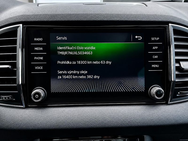 Škoda Karoq (2020) 1.5 TSI 110 kW DSG STYLE - fotka 28 z 41