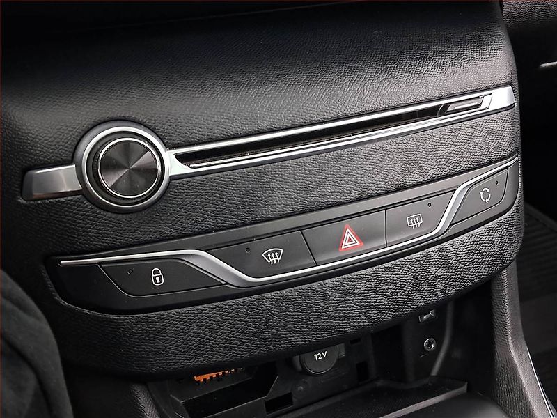 Peugeot 308 (2015) 2.0 HDI, Automat, Navi - fotka 16 z 21