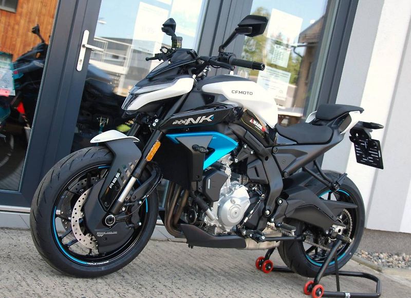 CFMOTO (2026) 675NK - fotka 4 z 25