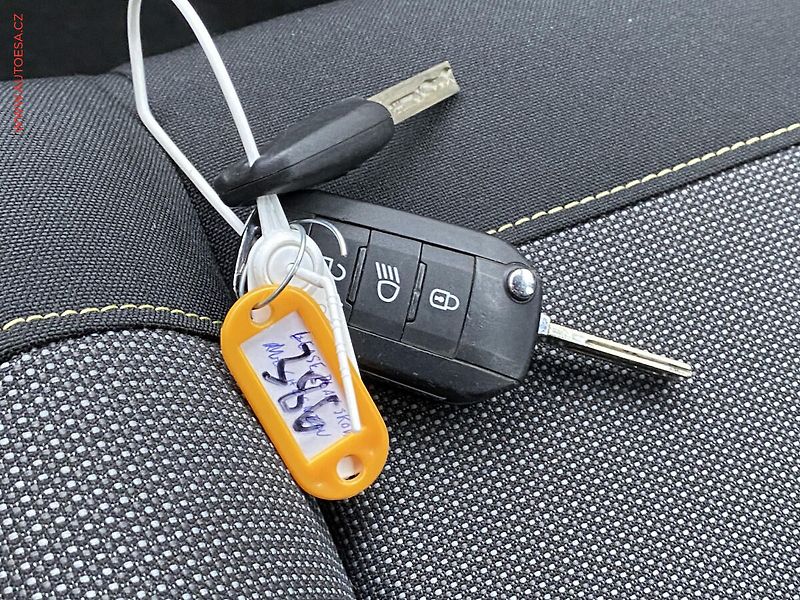 Citroën C3 (2017) 1.2, Feel - fotka 17 z 17