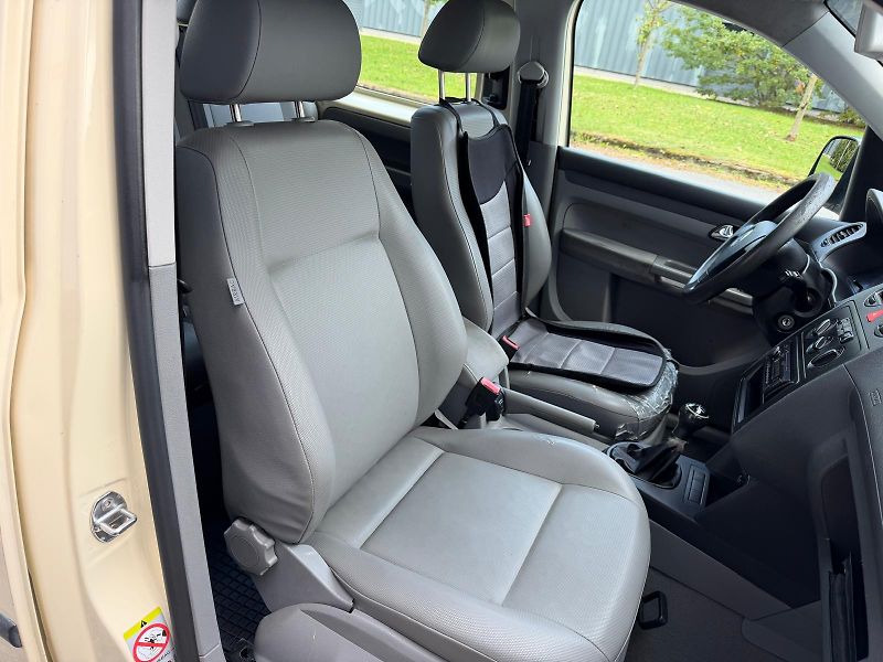 Volkswagen Caddy 2,0 CNG Ecofuel - fotka 14 z 20