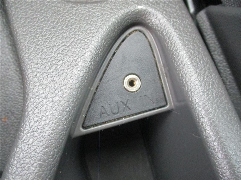 Ford C-MAX 1,6 16V, klima,serviska,tažné, - fotka 14 z 26