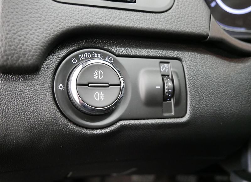 Opel Insignia - fotka 13 z 24