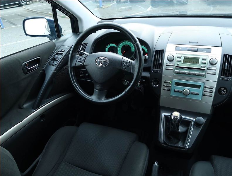 Toyota Corolla Verso (2004) 1.8, po STK, servisované - fotka 7 z 16